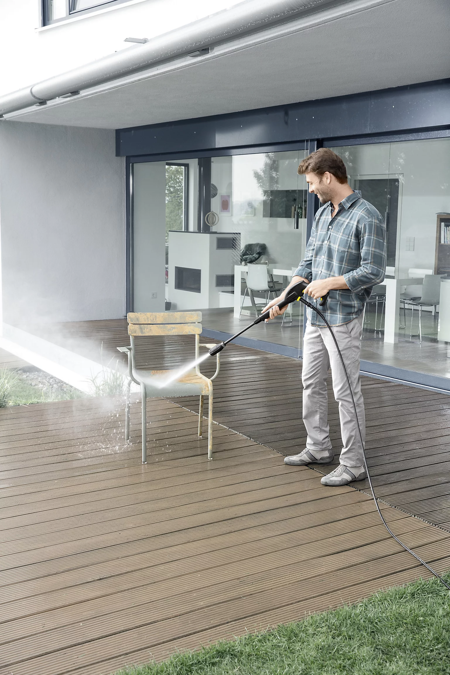 Kärcher K2 Power Control Home Corded Pressure washer 1.4kW - 16736040 - Image 2