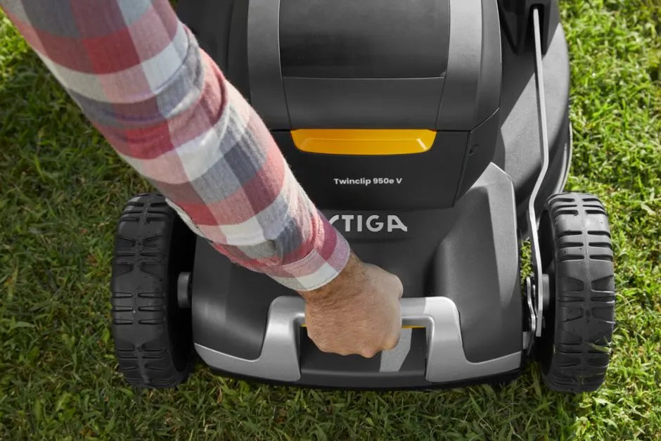 STIGA Twinclip 950e V Cordless Lawn Mower - Image 9
