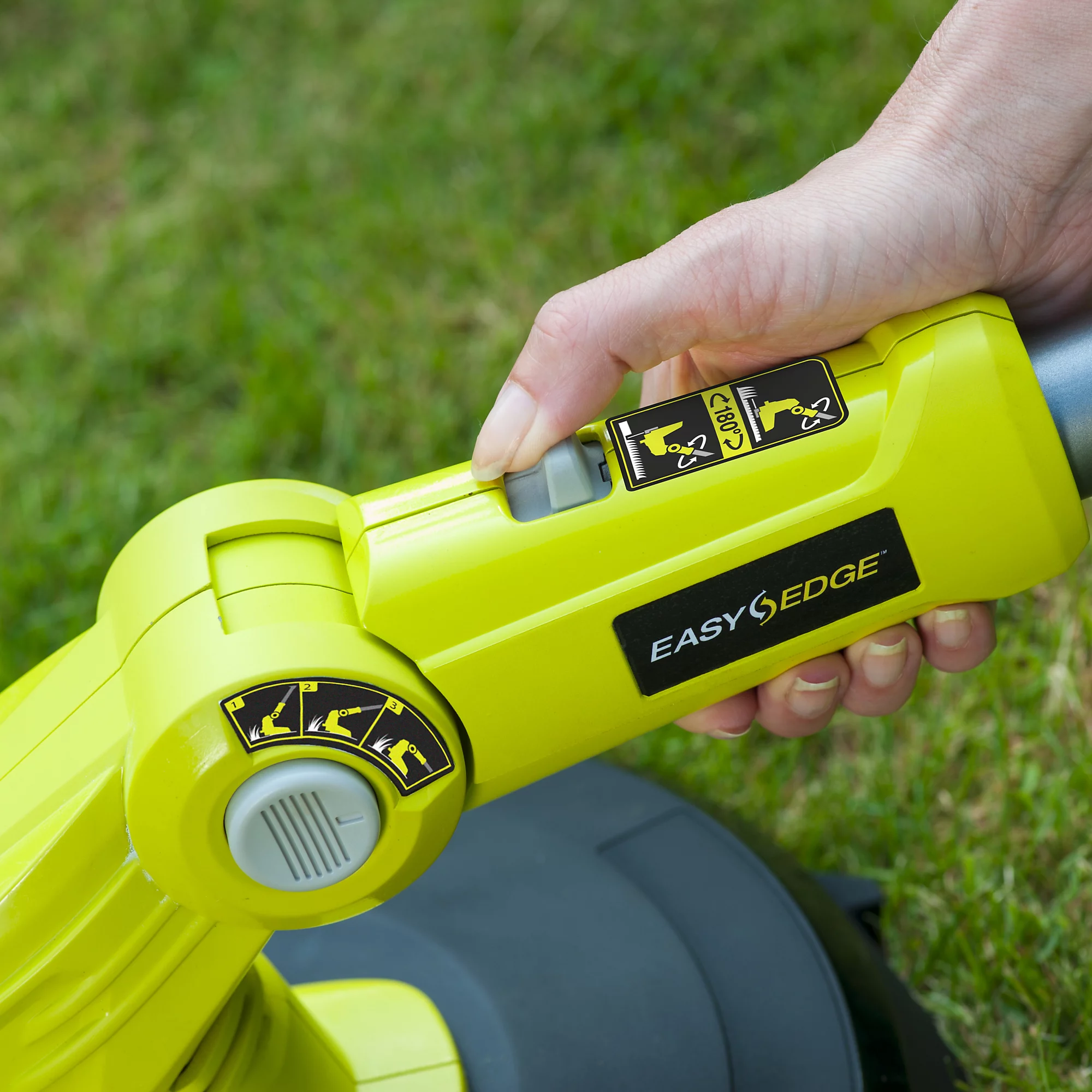 Ryobi ONE+ 18V 300mm Cordless Grass trimmer - RLT183220S - Image 4
